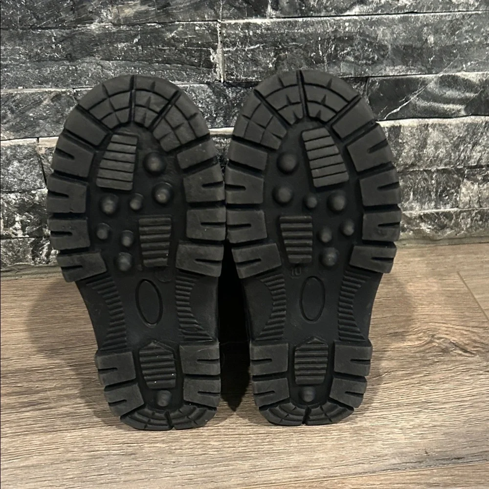 Purple and Black Kids Winter Boots Size 10‎